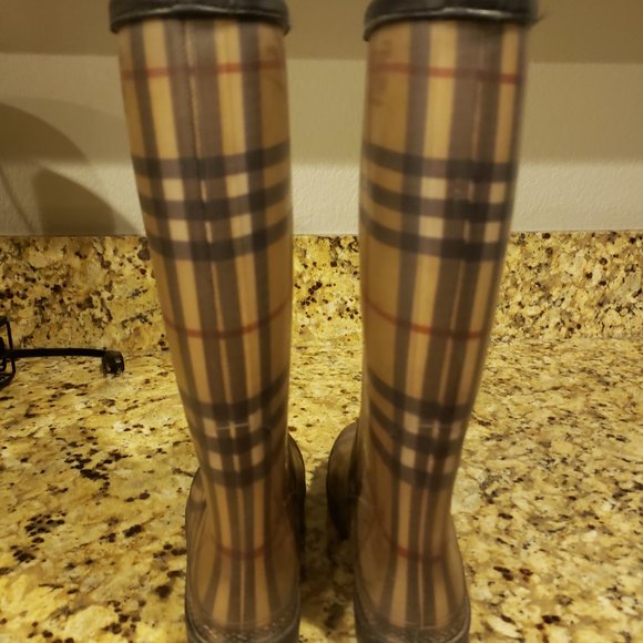 Burberry Rain Boots - Picture 5 of 7
